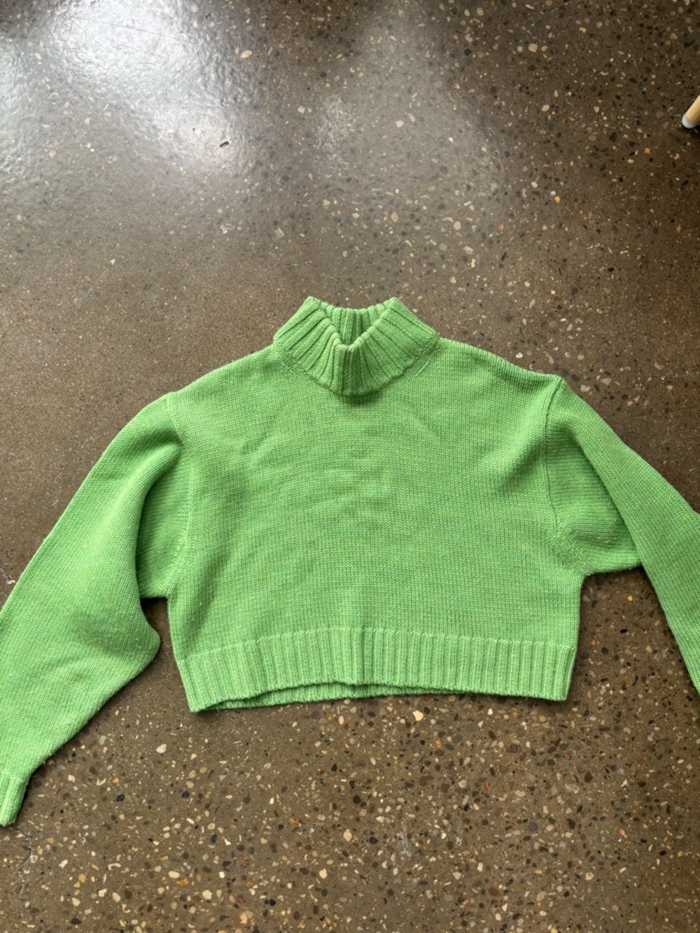 Small Aritzia Wilfred Heinen Sweater in EUC